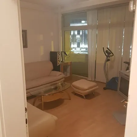 Simjan's 아파트 *